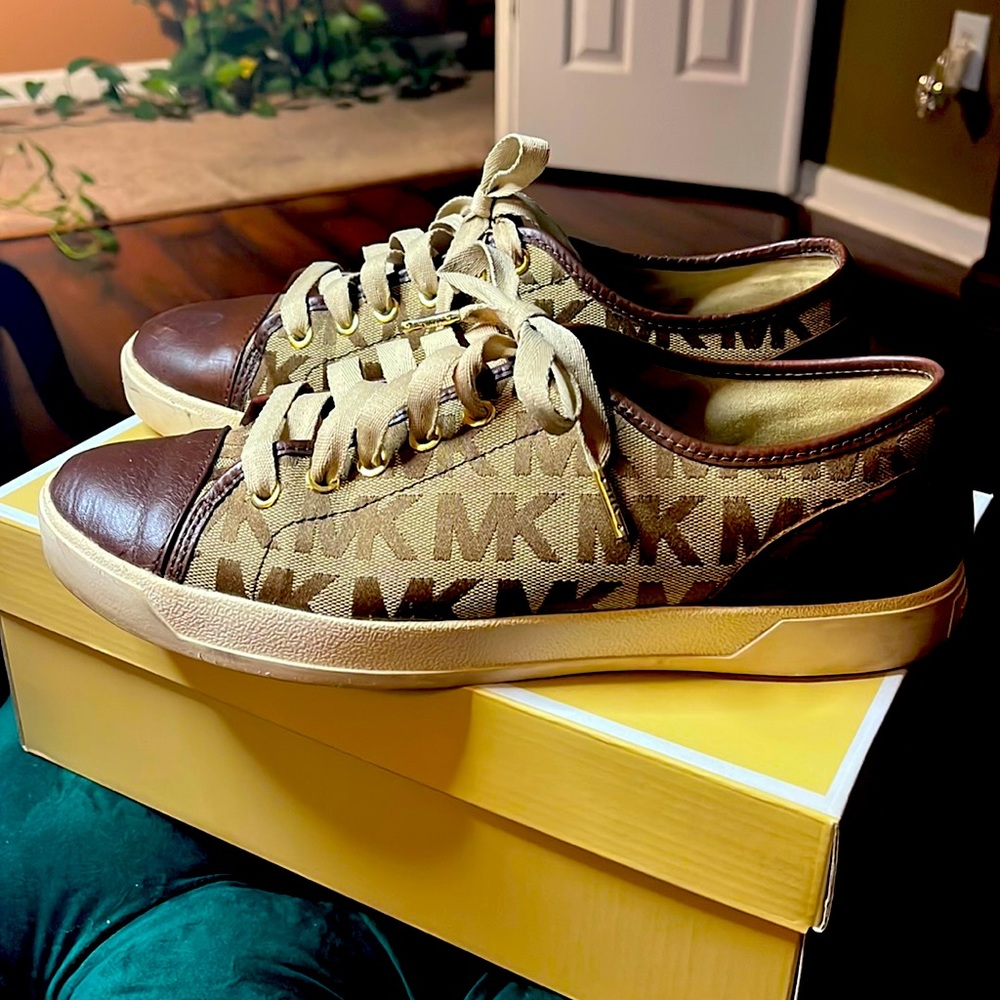 Michael Kors City Sneaker. Mocha.